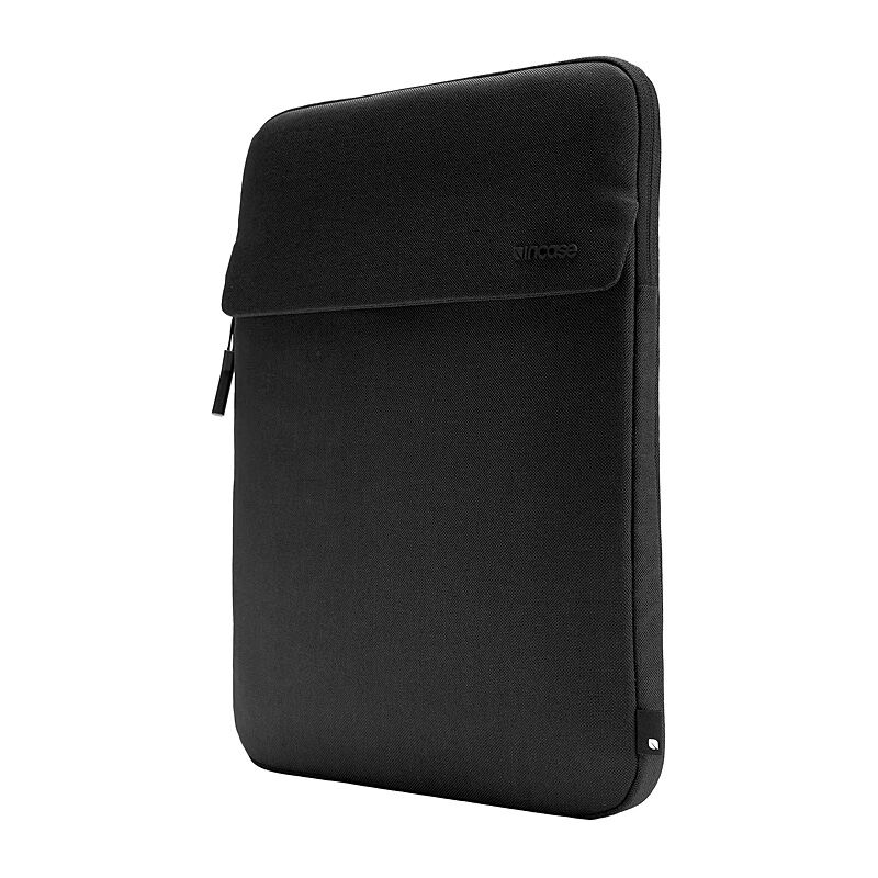 Incase Crosstown Sleeve for 16-inch Laptop - Black [INCO400804-BLK]